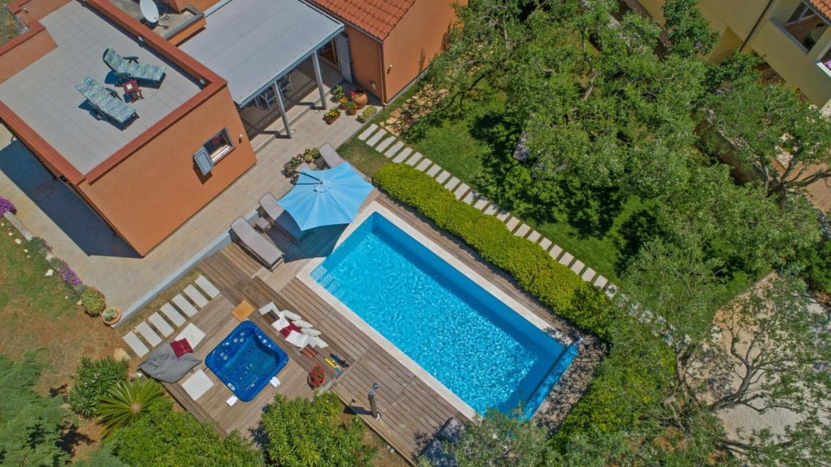 Villa Emili In Medulin - Haus Fuer 4-5 Personen Exterior foto